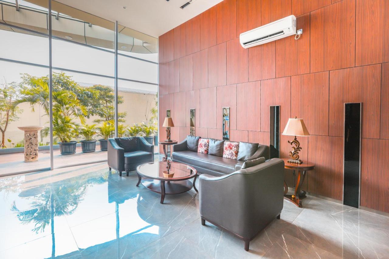 Super Oyo Collection O 16 Vittoria Residence Jakarta Exterior foto